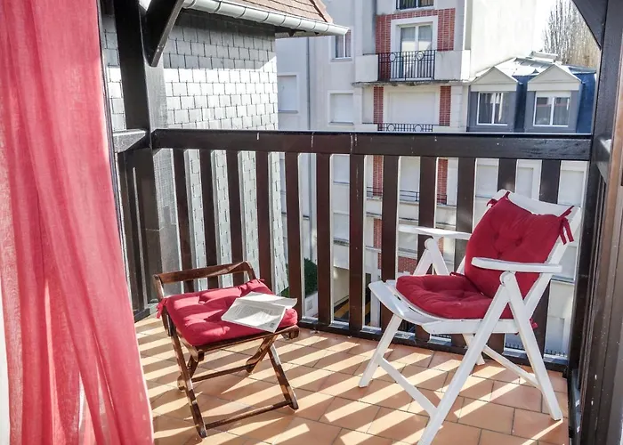 Apartment Les Jardins Du Yacht Club-3 By Interhome Deauville