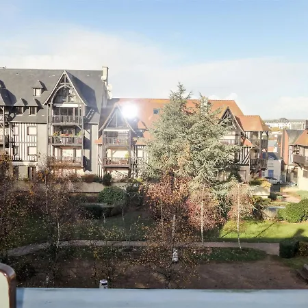 Les Jardins Du Yacht Club By Interhome Apartamento Deauville