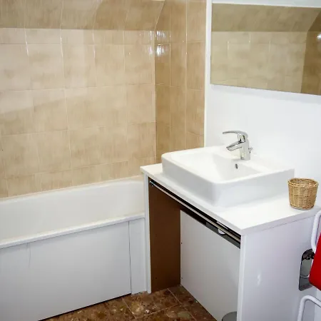 Les Jardins Du Yacht Club By Interhome Apartamento