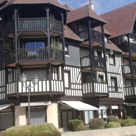 Les Jardins Du Yacht Club By Interhome Apartamento *