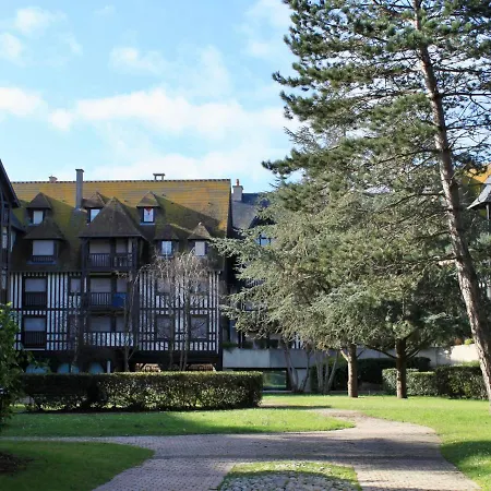 Apartamento Les Jardins Du Yacht Club-3 By Interhome Deauville