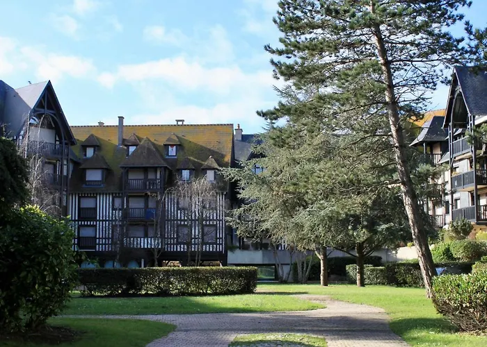 Apartamento Les Jardins Du Yacht Club-3 By Interhome Deauville